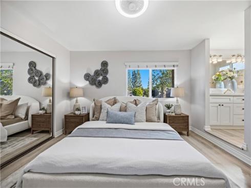 10  Santa Fe  38 , Irvine, CA