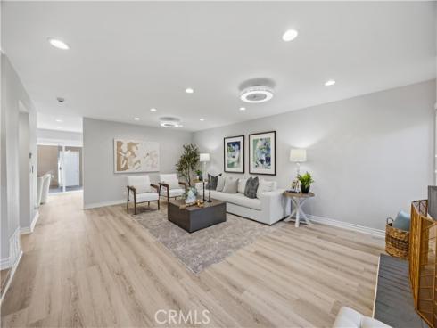 10  Santa Fe  38 , Irvine, CA