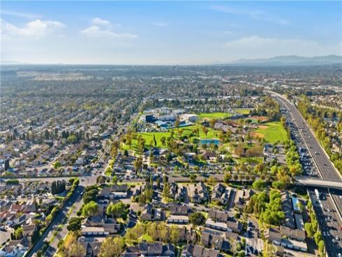 10  Santa Fe  38 , Irvine, CA