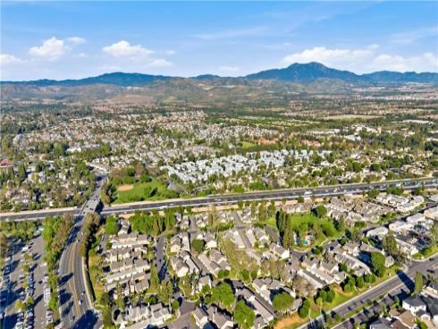 10  Santa Fe  38 , Irvine, CA