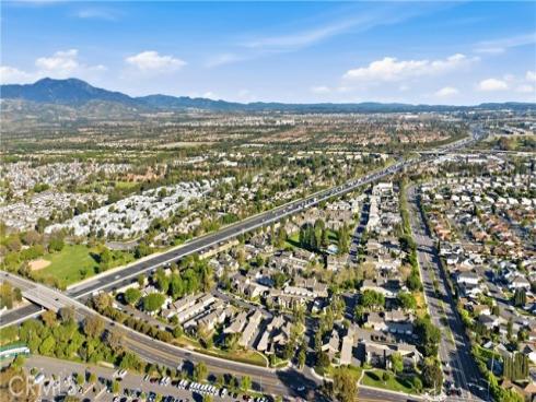 10  Santa Fe  38 , Irvine, CA