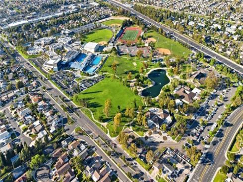 10  Santa Fe  38 , Irvine, CA