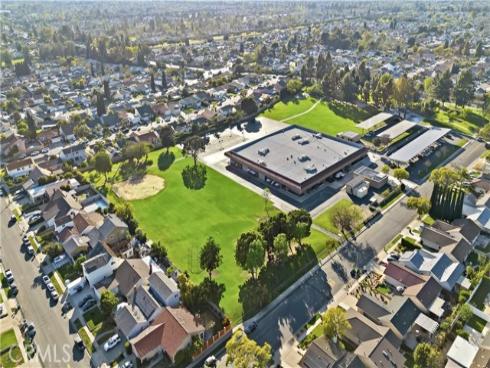 10  Santa Fe  38 , Irvine, CA