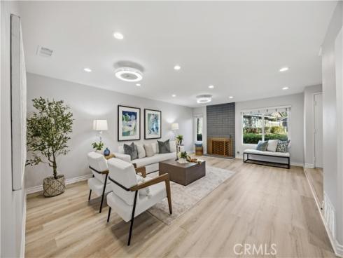 10  Santa Fe  38 , Irvine, CA