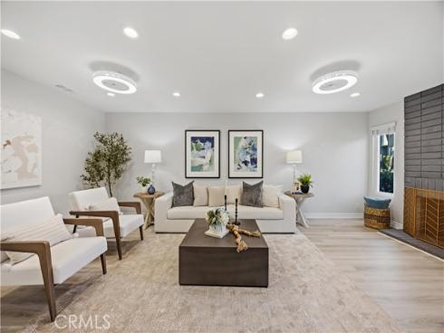 10  Santa Fe  38 , Irvine, CA