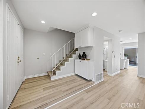 10  Santa Fe  38 , Irvine, CA