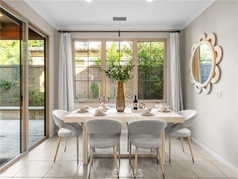 113  Hanging  , Irvine, CA