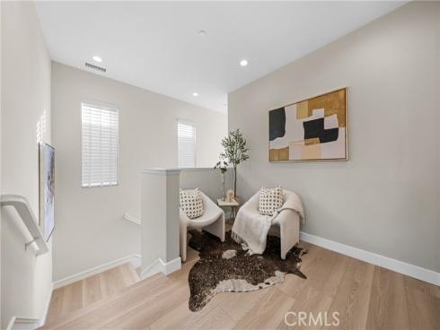 113  Hanging  , Irvine, CA