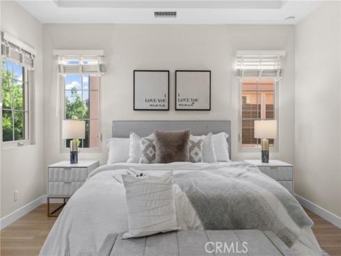 113  Hanging  , Irvine, CA