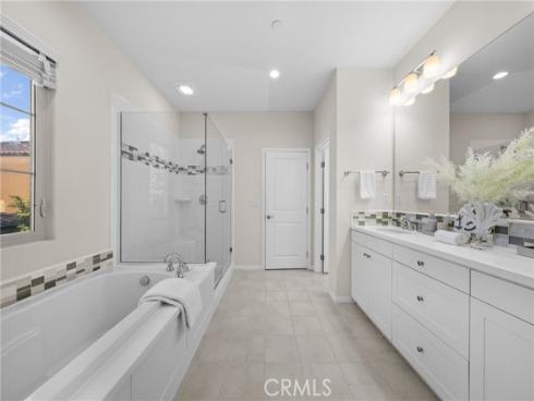 113  Hanging  , Irvine, CA