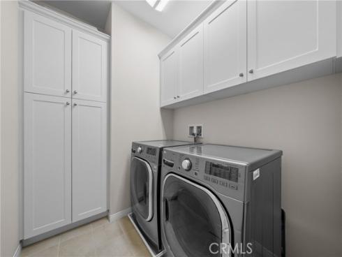 113  Hanging  , Irvine, CA