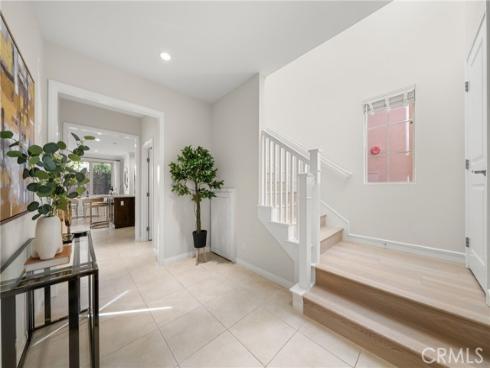 113  Hanging  , Irvine, CA