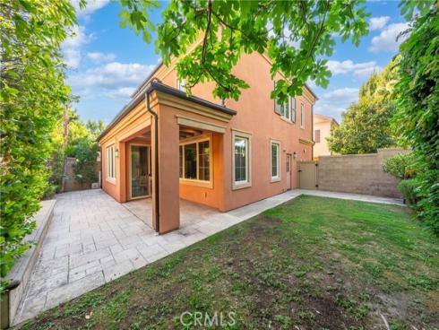 113  Hanging  , Irvine, CA