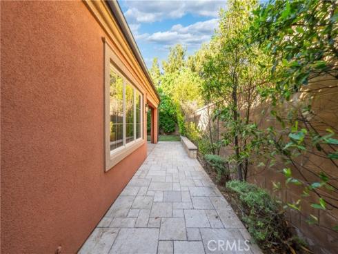 113  Hanging  , Irvine, CA