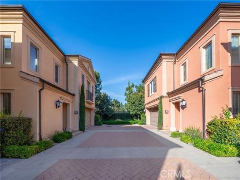 113  Hanging  , Irvine, CA