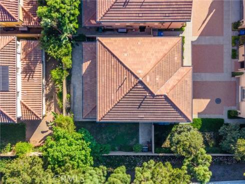 113  Hanging  , Irvine, CA