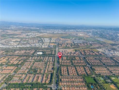 113  Hanging  , Irvine, CA