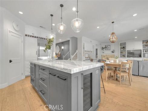 32  Hillsdale  , Irvine, CA