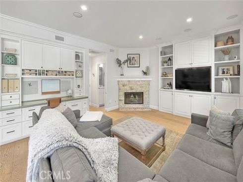 32  Hillsdale  , Irvine, CA