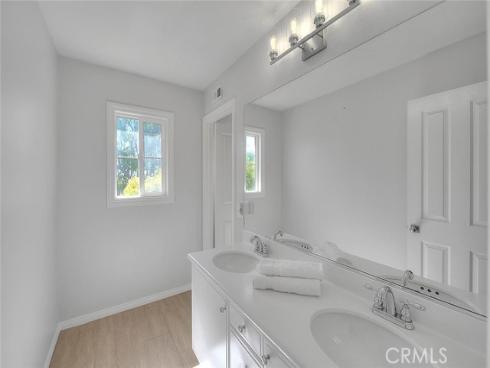 32  Hillsdale  , Irvine, CA