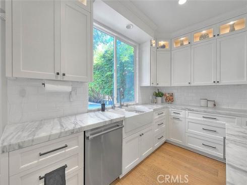 32  Hillsdale  , Irvine, CA