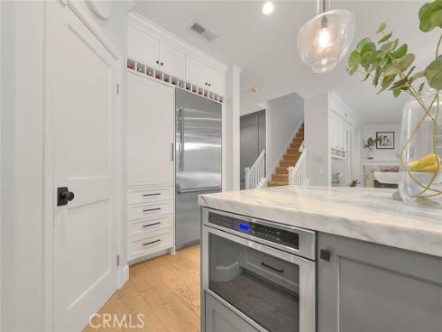 32  Hillsdale  , Irvine, CA