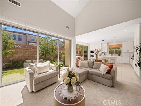 60  Rotunda  , Irvine, CA