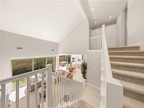 60  Rotunda  , Irvine, CA