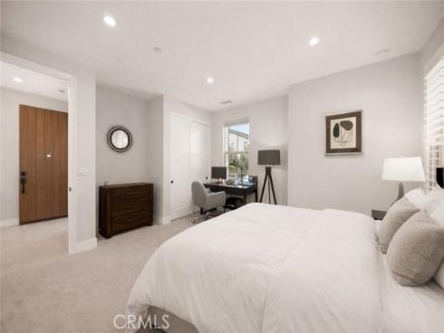 60  Rotunda  , Irvine, CA