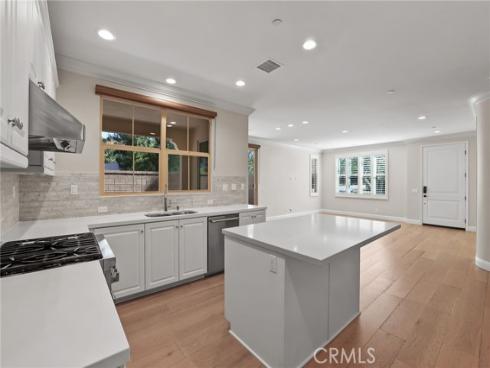 83  Henson  , Irvine, CA