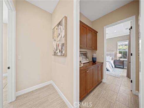 210  Canvas  , Irvine, CA