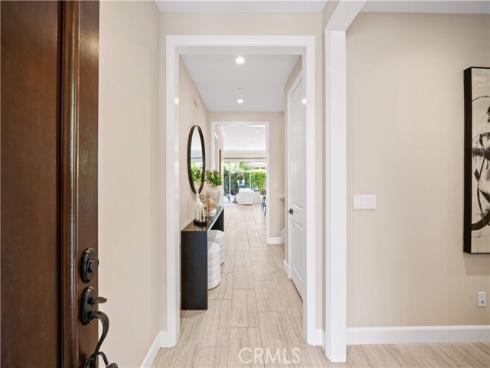 210  Canvas  , Irvine, CA