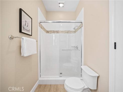 210  Canvas  , Irvine, CA