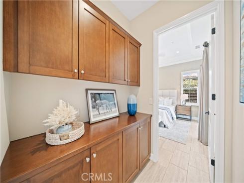 210  Canvas  , Irvine, CA