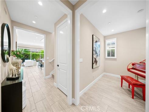 210  Canvas  , Irvine, CA