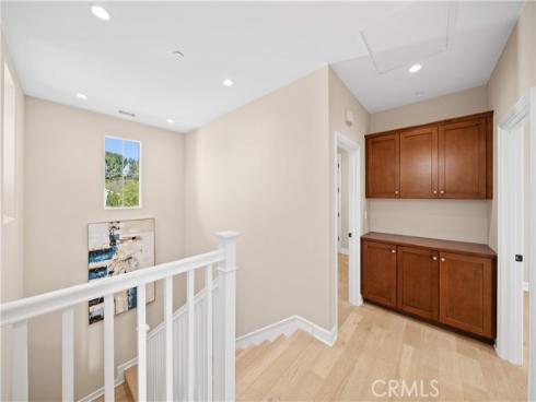 210  Canvas  , Irvine, CA