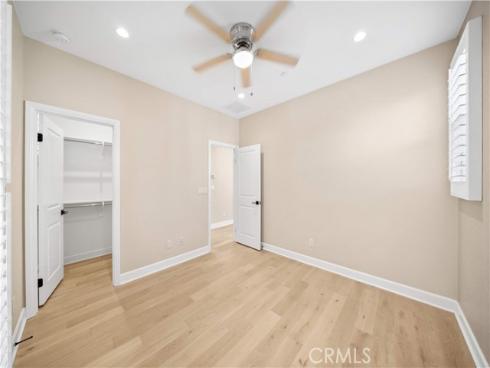 210  Canvas  , Irvine, CA