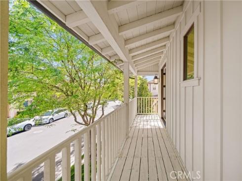 210  Canvas  , Irvine, CA