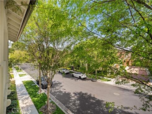 210  Canvas  , Irvine, CA