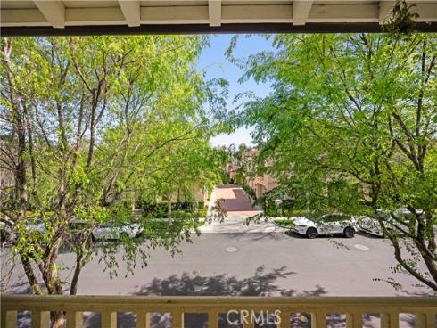 210  Canvas  , Irvine, CA