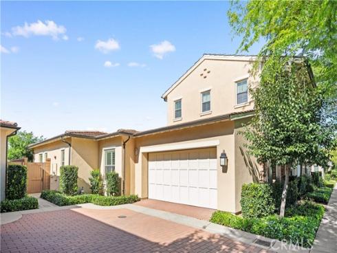 210  Canvas  , Irvine, CA