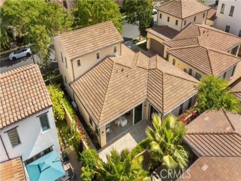 210  Canvas  , Irvine, CA