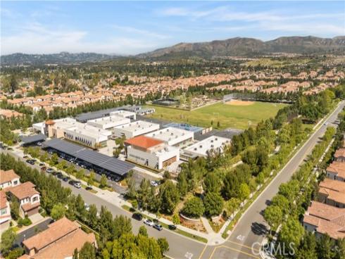 210  Canvas  , Irvine, CA