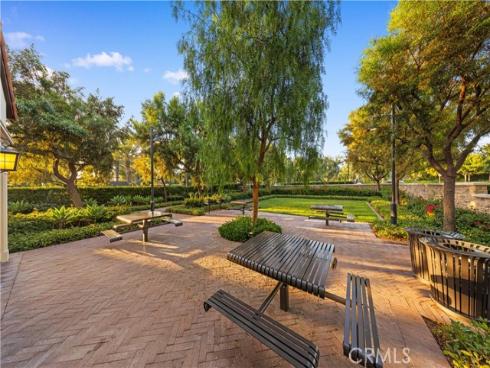 210  Canvas  , Irvine, CA