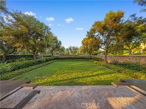 210  Canvas  , Irvine, CA