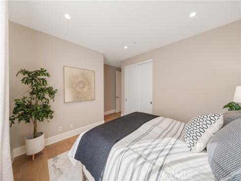 126  Bellini  , Irvine, CA