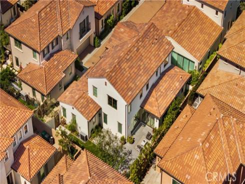 126  Bellini  , Irvine, CA