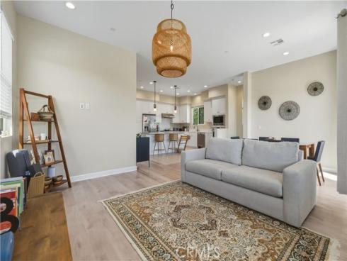 199  Follyhatch  , Irvine, CA