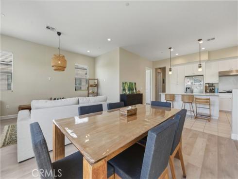 199  Follyhatch  , Irvine, CA