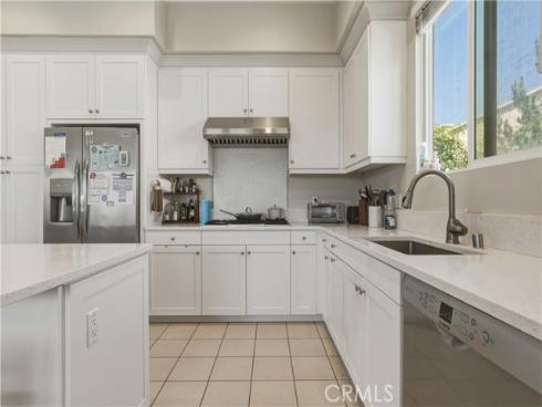 199  Follyhatch  , Irvine, CA